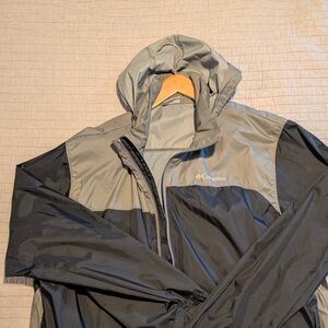 Columbia Men's Two-Tone Raincoat